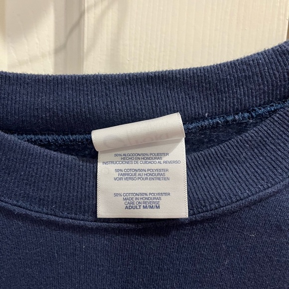 SOLD ON DEPOP Vintage Adult M crewneck sweater from The Flash franchise! - Picture 2 of 3